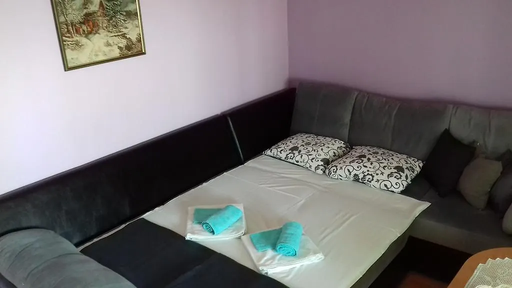 Apartments Katica 풀라